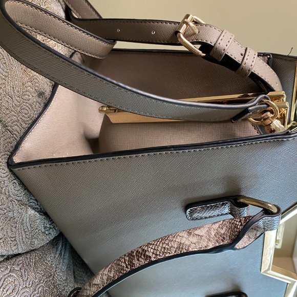 Handbag - Picture 3 of 3